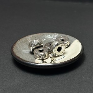 泰國清邁手工銀配件｜扁圓柱雕花通孔珠 1入｜串珠材料